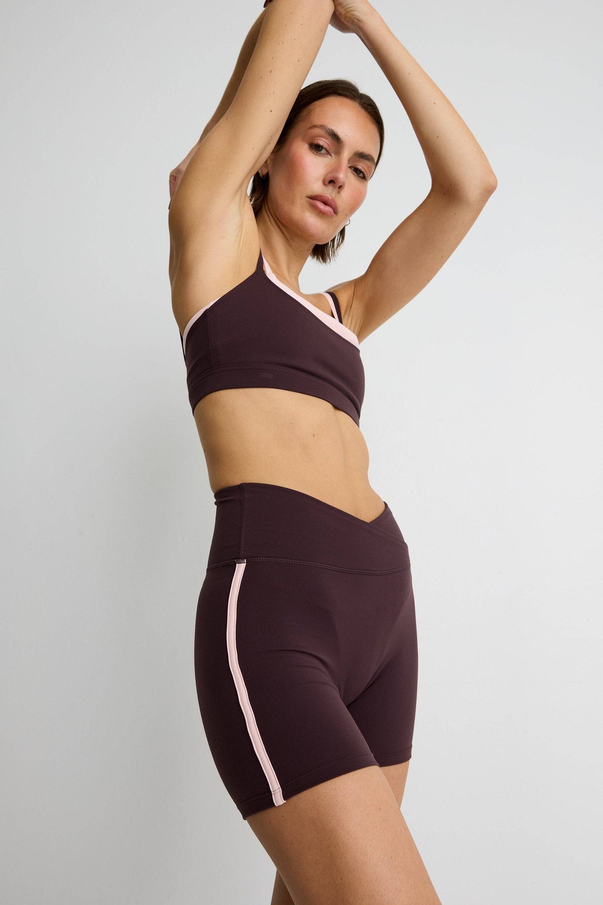 CloudCore™ Contrast 5" V-Waist Bike Short - Double Espresso/Rose Quartz