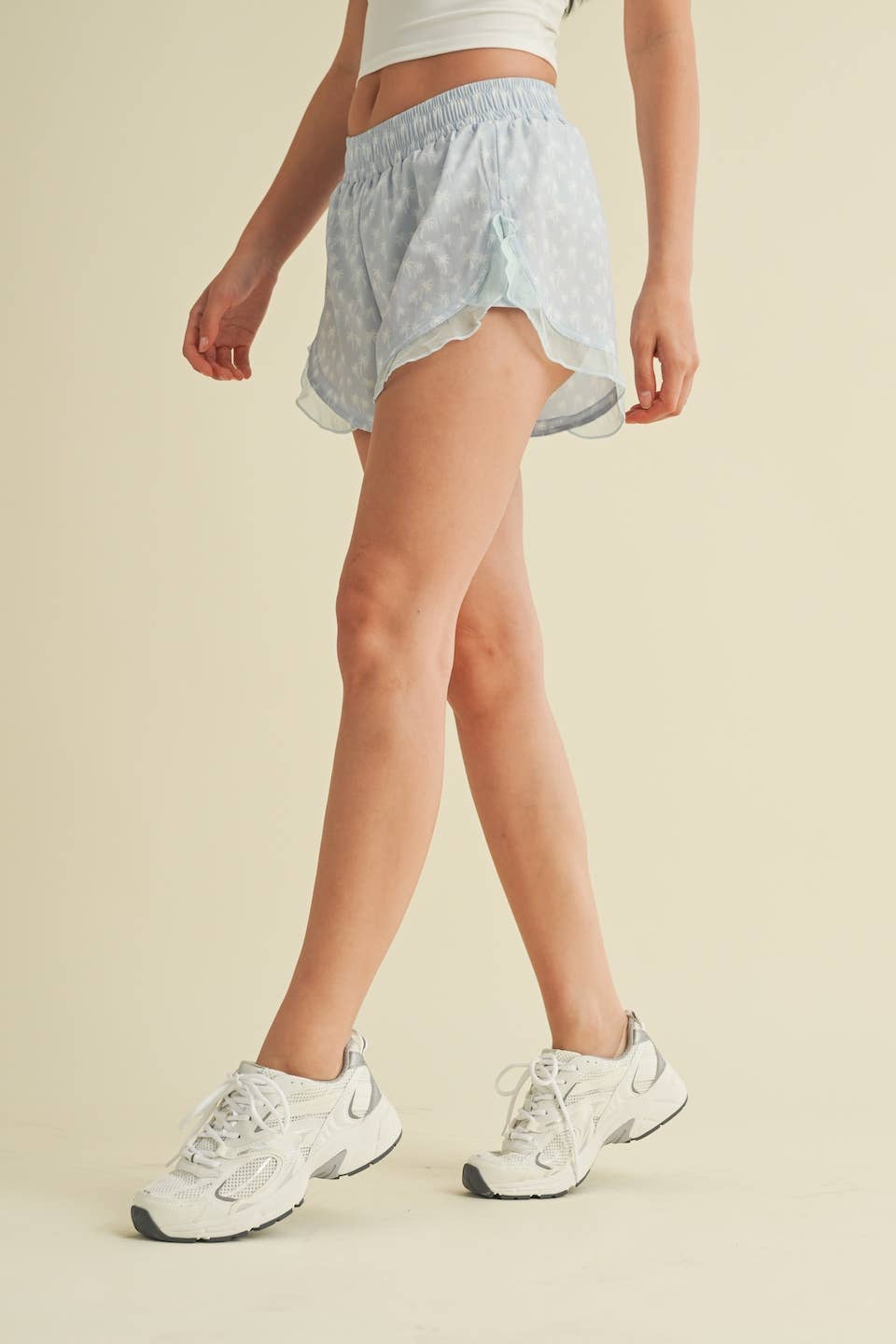 Palmtree Print Active Shorts with Ruffle Trim