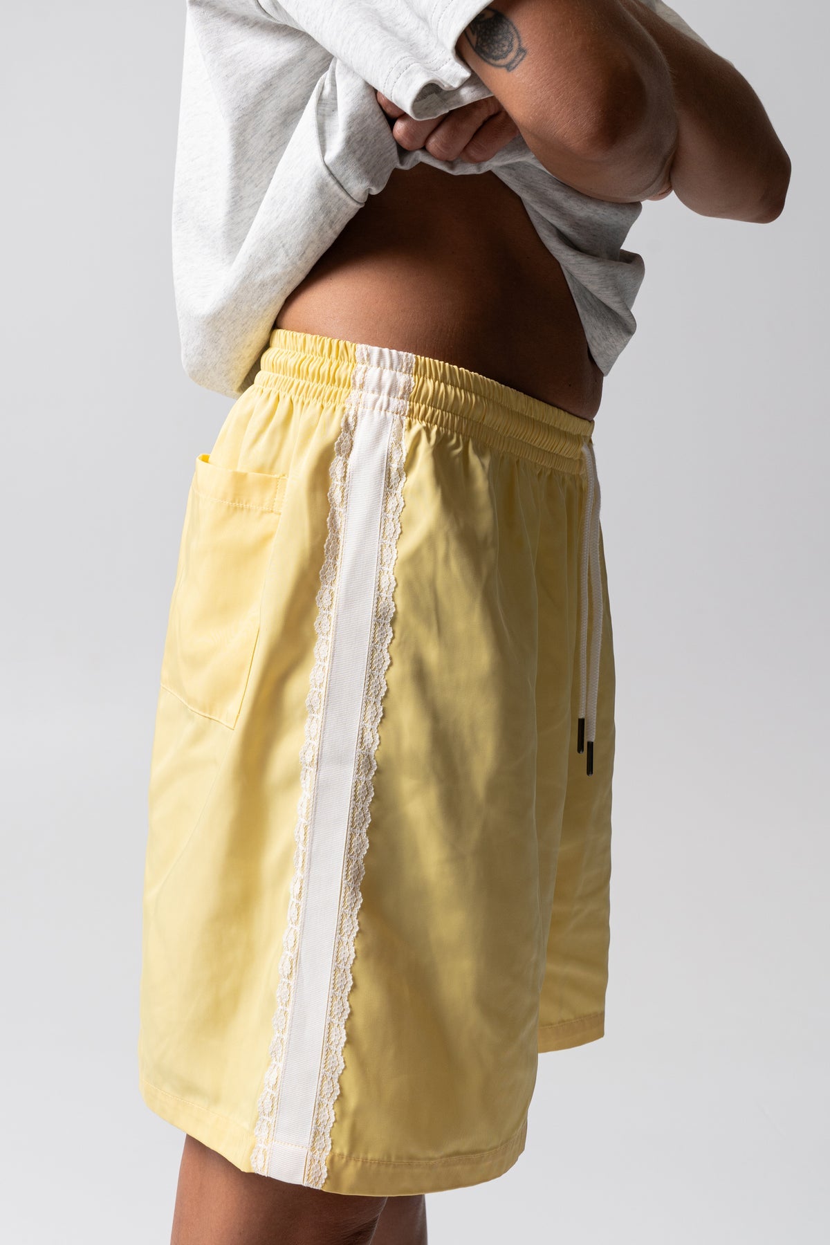 HyperLuxe Lace Mid Short- Butter