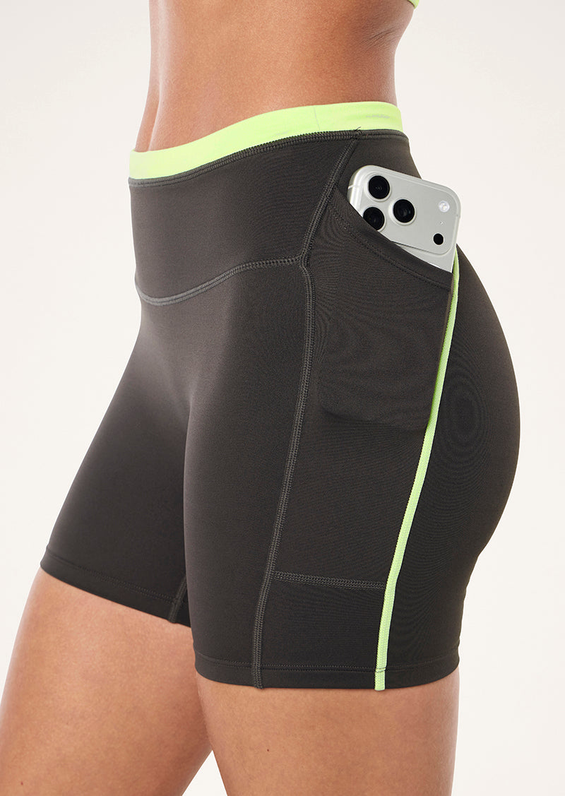 Rapid 5" Pocket Bike Short In Caviar & Washed Lime