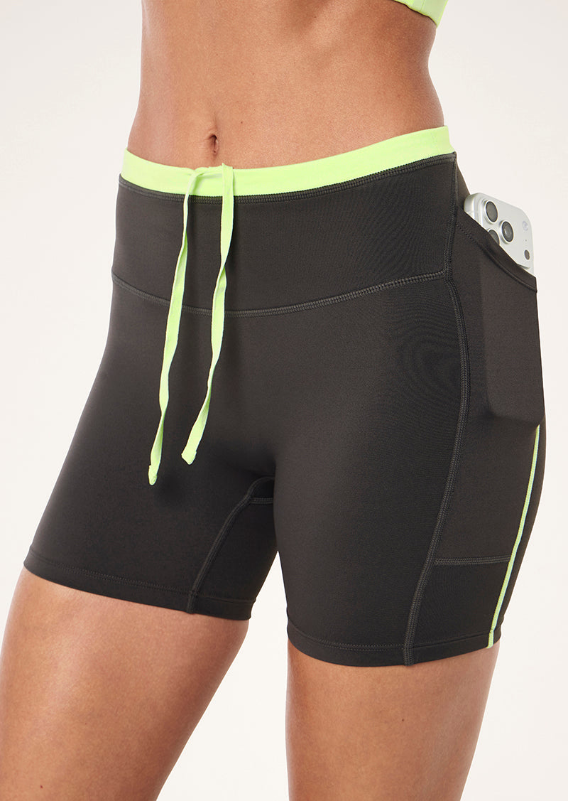 Rapid 5" Pocket Bike Short In Caviar & Washed Lime