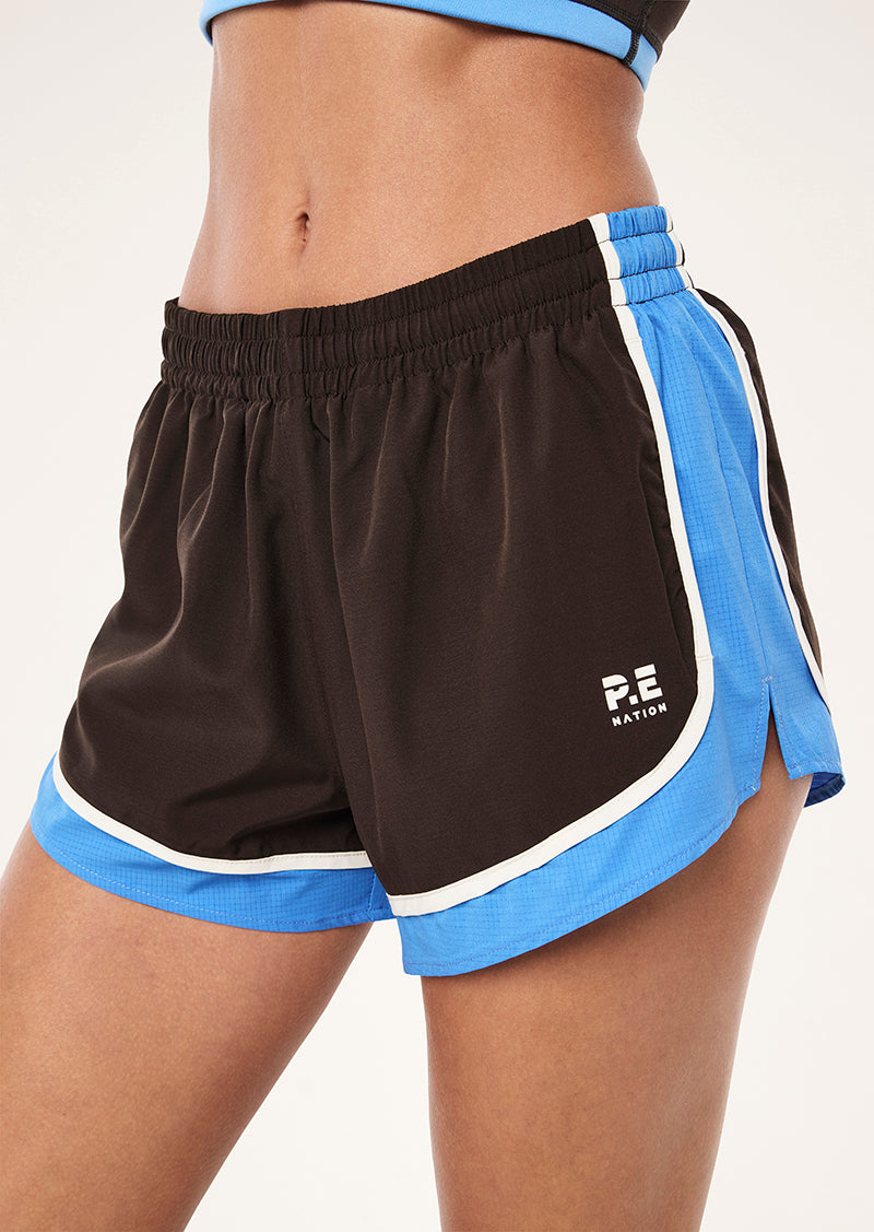 Stride Short In Coffee & Marina